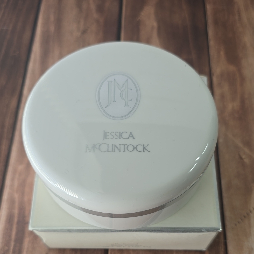 Jessica McClintock (classic) Perfumed Body Powder 2oz-57g *DISCONTINUED*